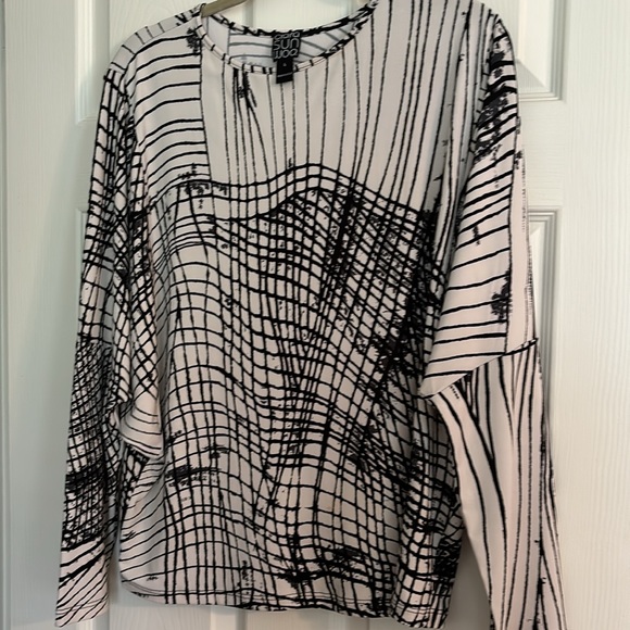 Clara Sun Woo Huntress Ana long sleeve top - Picture 4 of 7